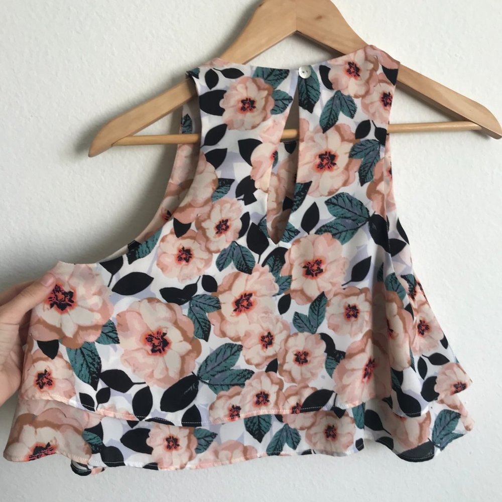 Show Me Your MUMU King Crop Top Peach Floral Cropped Layered Sleeveless Tank XS - Picture 6 of 7